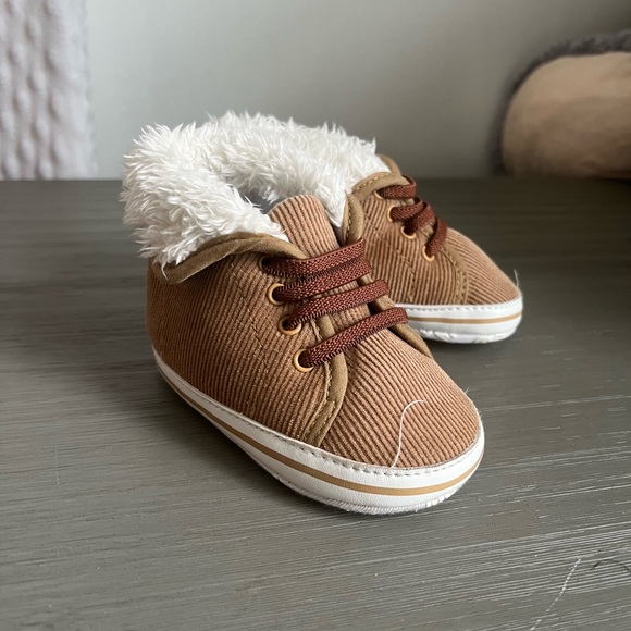 Toddler shoes (size3) - Picture 2 of 6